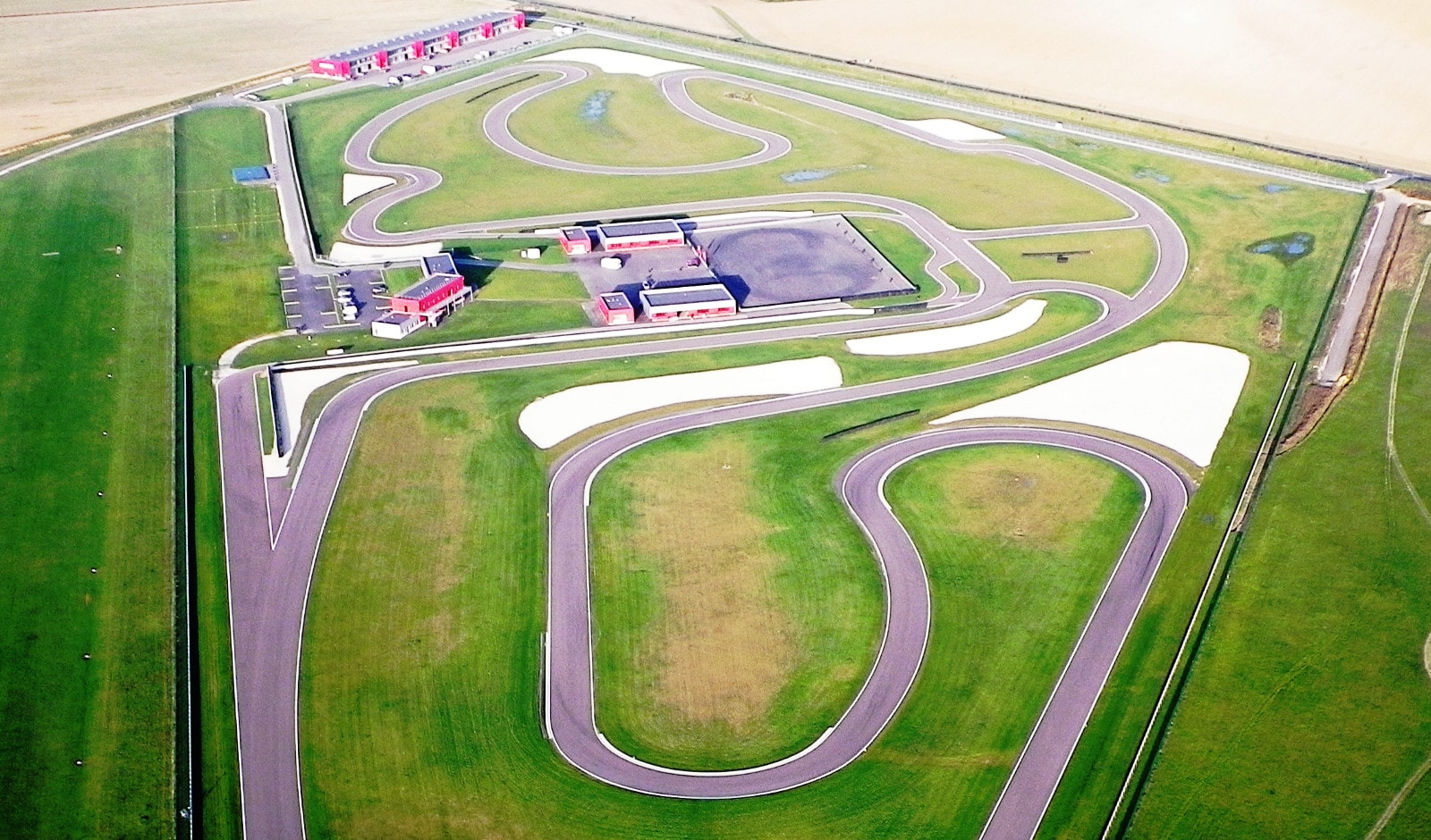 Vue aérienne des pistes des CircuitsLFG
